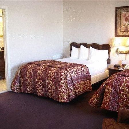 Travelodge Inn & Suites Latham Zewnętrze zdjęcie